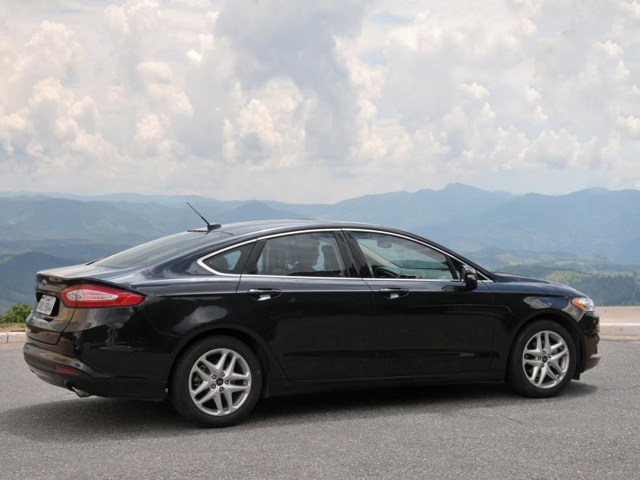  Ford Fusion 2013 года  (BR) (фото 13 из 27)